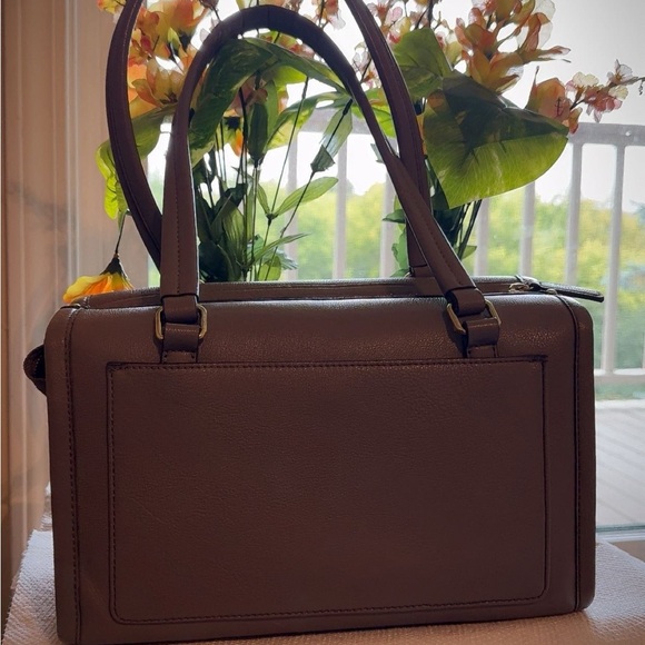 Chic Olive Satchel Bag - Picture 2 of 6